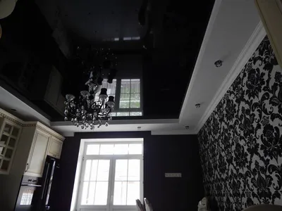 Фотография черного натяжного потолка в ванной комнате - скачать изображение