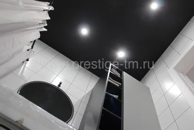 Ванная комната с черным натяжным потолком: стиль и функциональность