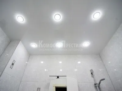 Изображение черного натяжного потолка в ванной в Full HD