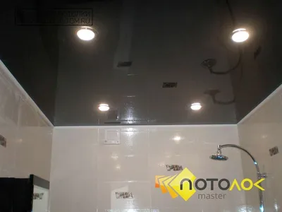 Фотография черного натяжного потолка в ванной комнате в Full HD качестве