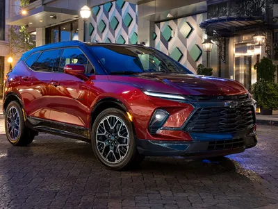 Фото Chevrolet Blazer 2023 сбоку