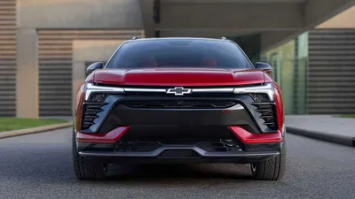 Картинки Chevrolet Blazer 2023 на черном фоне