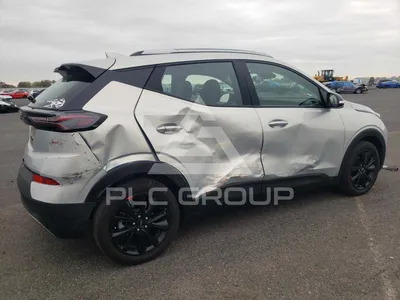 Chevrolet Bolt EUV 2023 на фото со спереди