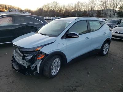 Фото Chevrolet Bolt EUV 2023 с различными опциями