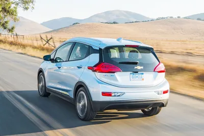 Фото Chevrolet Bolt EV 2023 в черном цвете