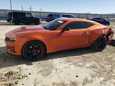 Фото Chevrolet Camaro LT 2023 на автосалоне