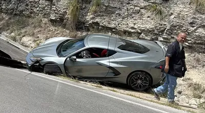 Chevrolet Corvette Stingray 2023: фото задней части