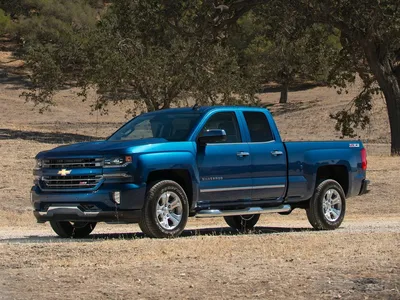 Фотографии Chevrolet Silverado 2023 из всех ракурсов