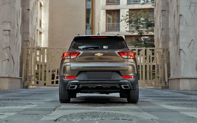 Фотографии Chevrolet Trailblazer 2023 с панорамной крышей