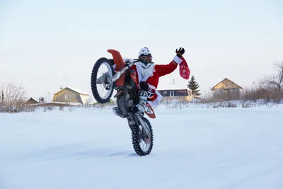Дед мороз на мотоцикле в JPG формате