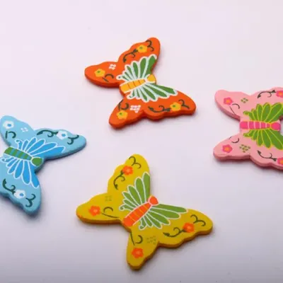 Удивительные деревянные бабочки для скачивания в разных форматах (JPG, PNG, WebP)