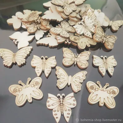 Эстетически приятные деревянные бабочки в различных форматах (JPG, PNG, WebP)