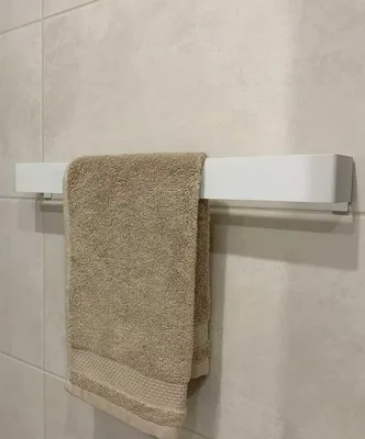 Картинка держателя для полотенца в ванной. Новое изображение для скачивания.