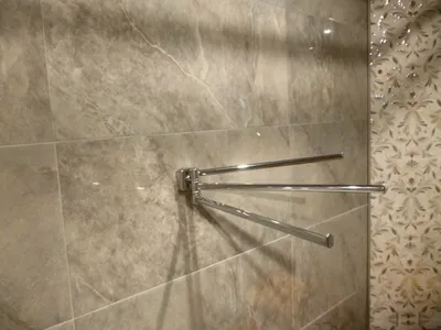 Держатель для полотенца в ванной. Скачать изображение в HD, Full HD, 4K.