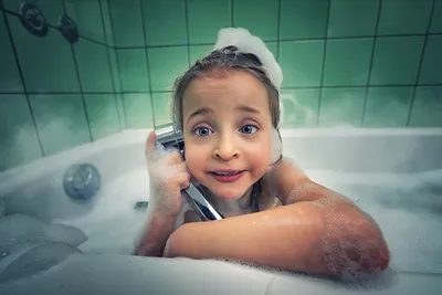 Изображения детей в ванной - выберите формат для скачивания (PNG, JPG, WebP)