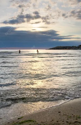 Ребячьи улыбки и морская вода: радость детства на фото 