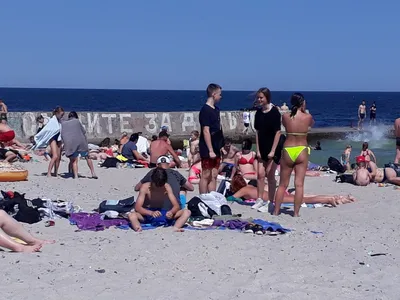 Фото девушек на пляжах Одессы с возможностью выбора размера
