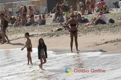 Фото девушек на пляжах Одессы: солнце, песок и море