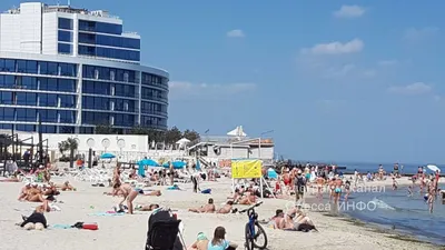 Солнечные дни на пляжах Одессы: фотоотчет