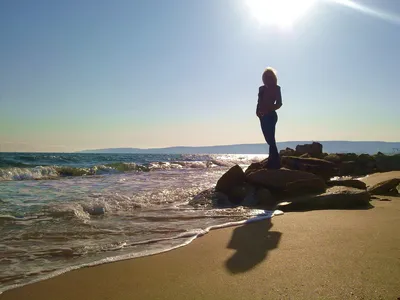 Фото девушек на пляже в Крыму: скачать бесплатно в HD качестве