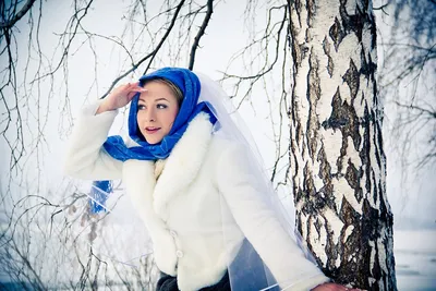 Фотографии зимней гармонии: Девушки в объятиях зимней природы