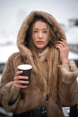 Зимние откровения: Фотографии девушек, раскрывающих свою зимнюю душу
