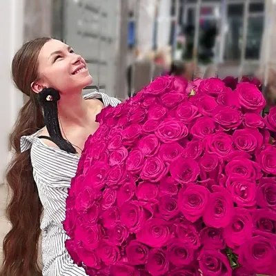Уникальные букеты роз на фото с девушками
