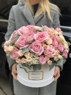 Розы, дарующие восторг: фотографии девушек с букетами