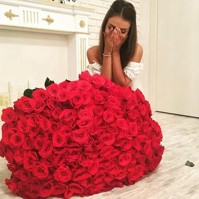 Розы во всей красе: фотографии девушек с прекрасными букетами