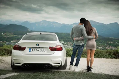 Чувственные кадры: девушки с автомобилями BMW 