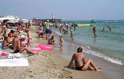 Летние образы девушек на пляжах Одессы: запечатленные моменты