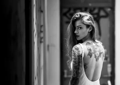 Фотографии девушек с татуировками на аву