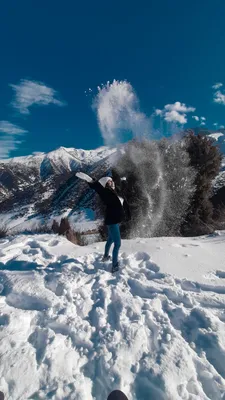 Фотографии девушек в зимних горах: Изысканные моменты зимней красоты