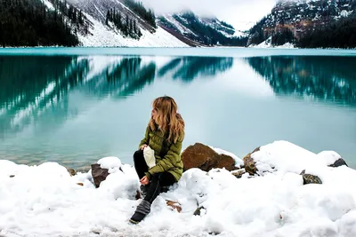 Зимний вихрь красоты: 37 фото девушек со снегом