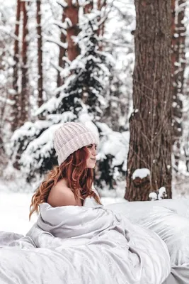Девушки в зимней одежде: Фото спины для авы