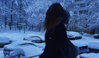 Зимний вечер в парке: Фотка девушки в разрешении по вашему выбору
