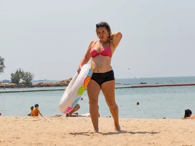 Новые изображения девушек на пляжах Таиланда: скачать в формате PNG, JPG, WebP