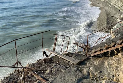 Природное великолепие: дикий пляж Геленджик в фотографиях