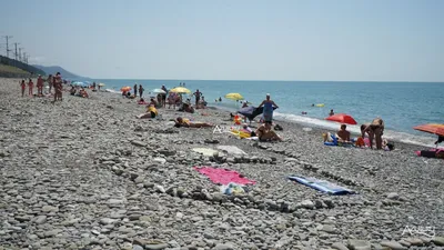 Фото дикого пляжа в Сочи - скачать в Full HD