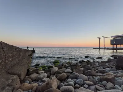 Фоткa дикого пляжа в Сочи