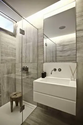 Маленькая ванная комната с использованием натуральных материалов: фото