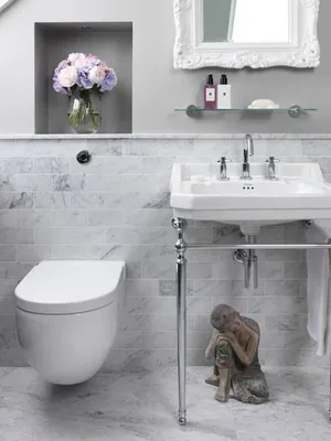 Фото дизайна маленькой ванной комнаты с плиткой №10