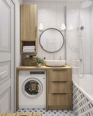 Фото узкой ванной комнаты с душевой кабиной с использованием зеркал для визуального расширения пространства