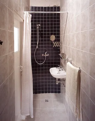 Вдохновение для дизайна узкой ванной комнаты с душевой кабиной