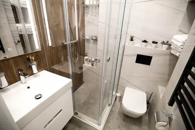 Современные тенденции в дизайне ванной комнаты 170х170: фотографии и идеи