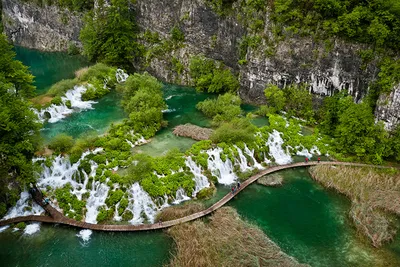 Величественные водопады: впечатляющие фотографии дизайна