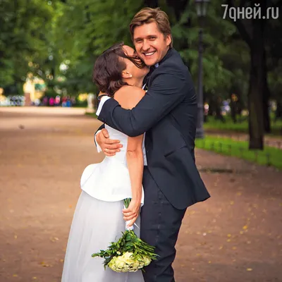 Фото Дмитрия пчелы и его жены: лучшие фотографии