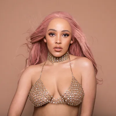 Ищите фото Doja Cat? Мы их имеем