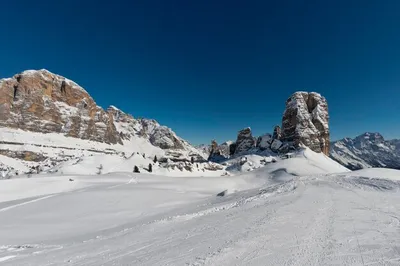 Морозные картины: Изображения Доломитовых альп зимой
