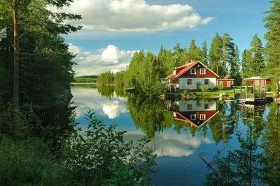 Новое изображение: дом у озера - бесплатное скачивание в высоком разрешении.